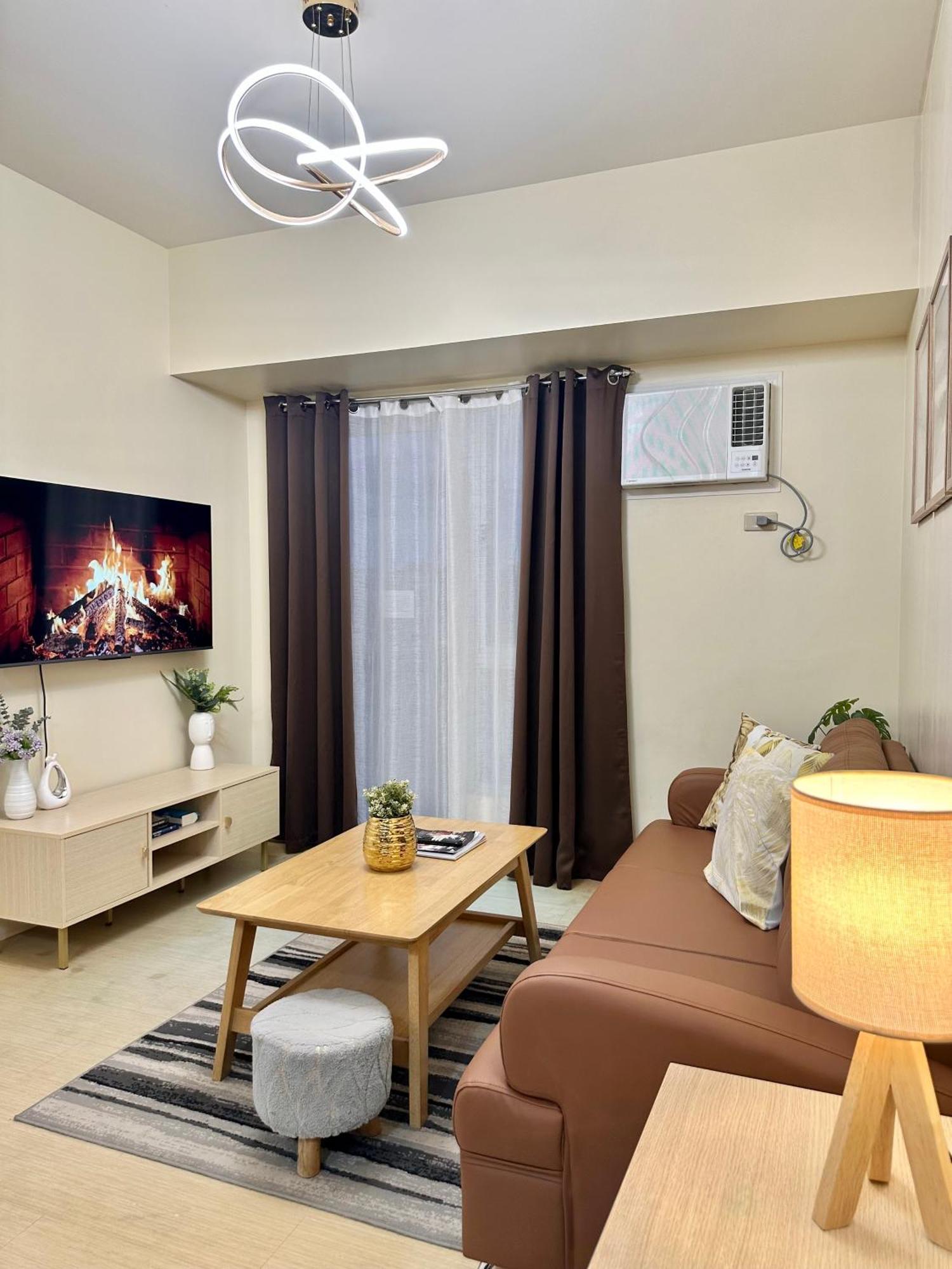 קגיאן דה אורו 2-Bedroom Condo Unit With Balcony At Centrio Tower Beside Ayala Centrio Mall Downtown Cdo מראה חיצוני תמונה