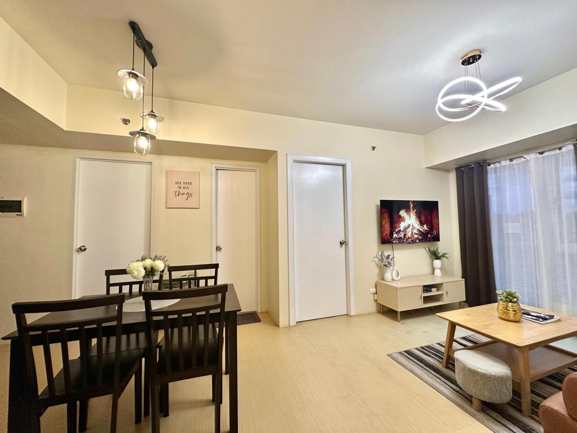 קגיאן דה אורו 2-Bedroom Condo Unit With Balcony At Centrio Tower Beside Ayala Centrio Mall Downtown Cdo מראה חיצוני תמונה
